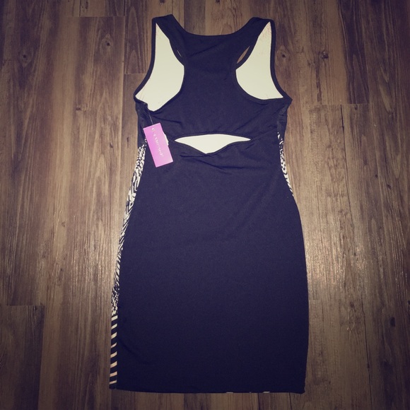 🆕Cute Black&White Patterned Dress - Picture 2 of 4