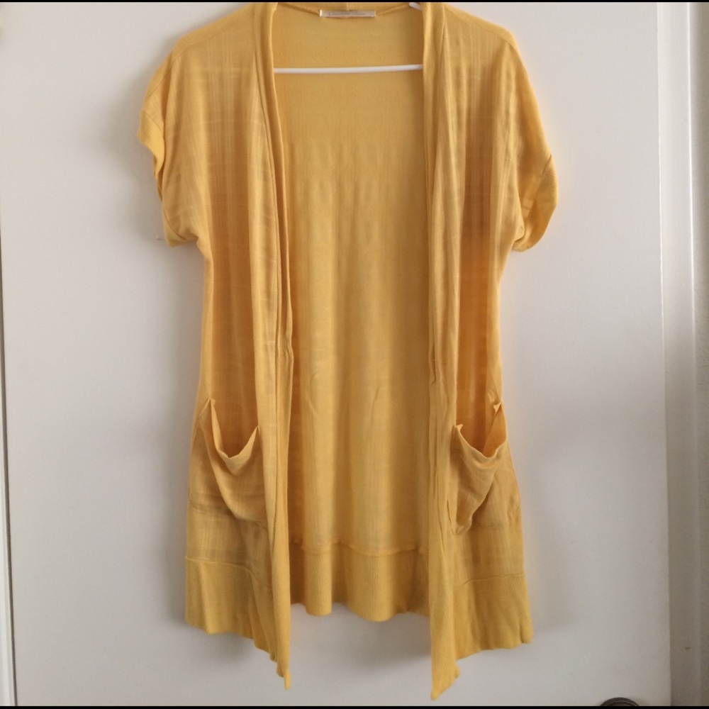 Short sleeved cardigan