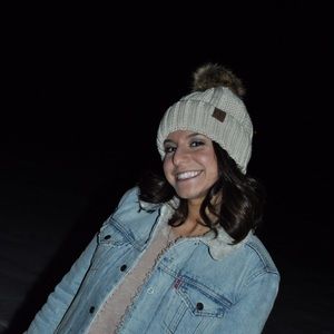 Meet your Posher, Hannah