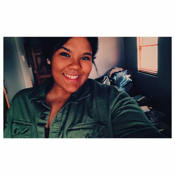 Meet your Posher, Julia - Picture 1 of 1