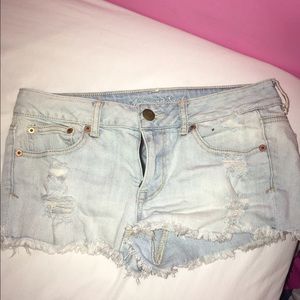 Light wash American eagle jean shorts