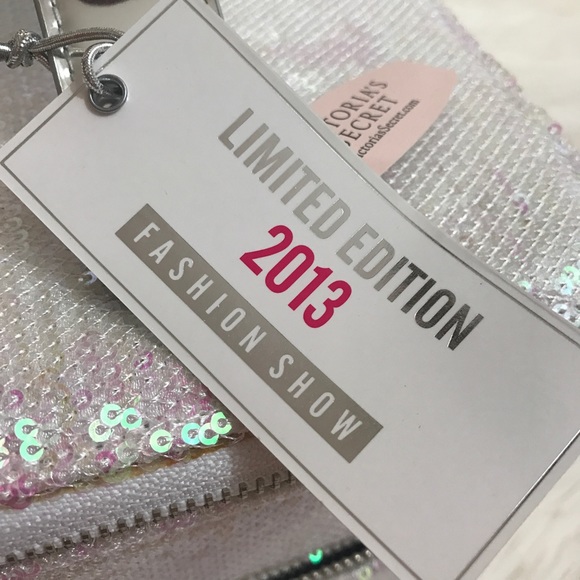 Additional photos for Victoria's Secret box - Picture 1 of 5