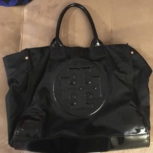 Authentic Tory burch tote medium size black