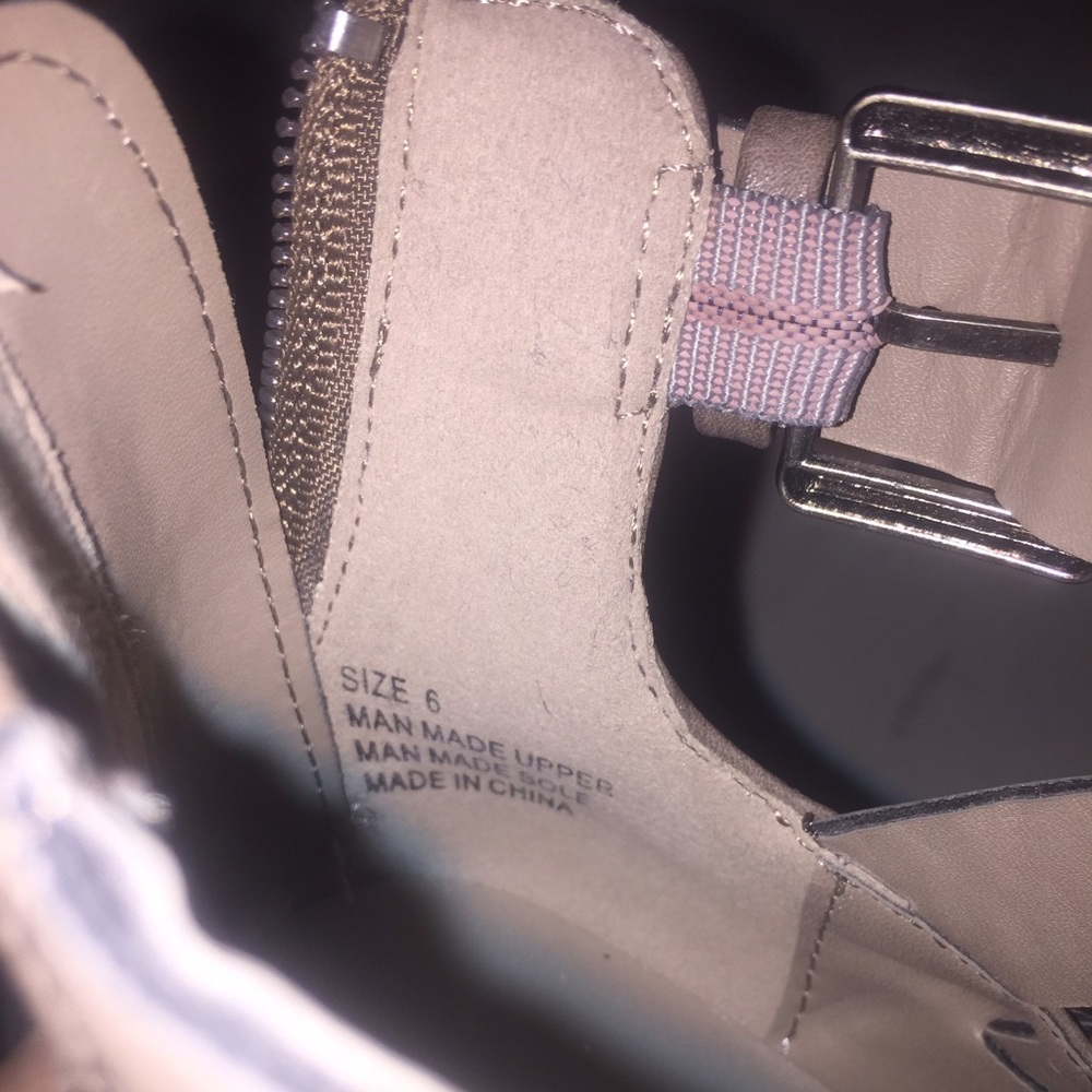 Volatile McKenna Booties in taupe. Size 6. - Picture 7 of 7