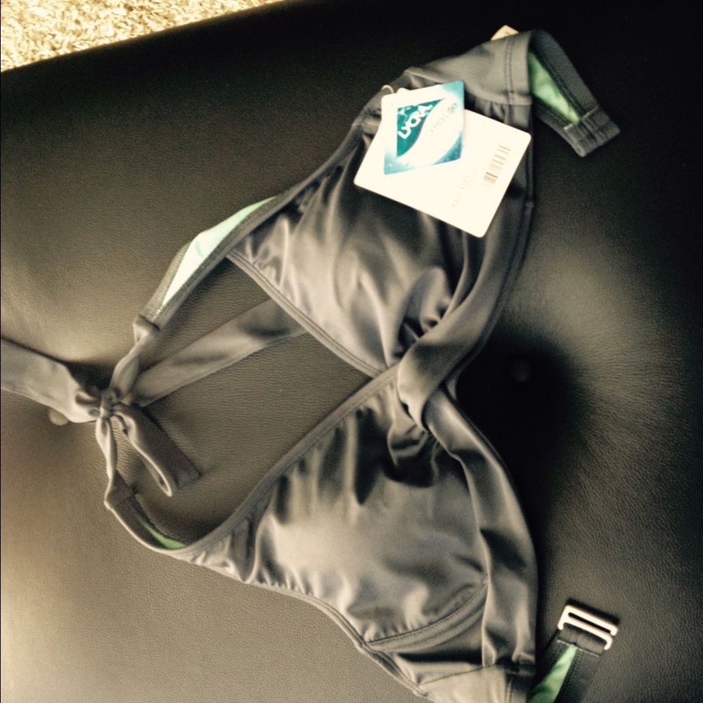 Athleta swim bikini top 32 D/DD. NWT