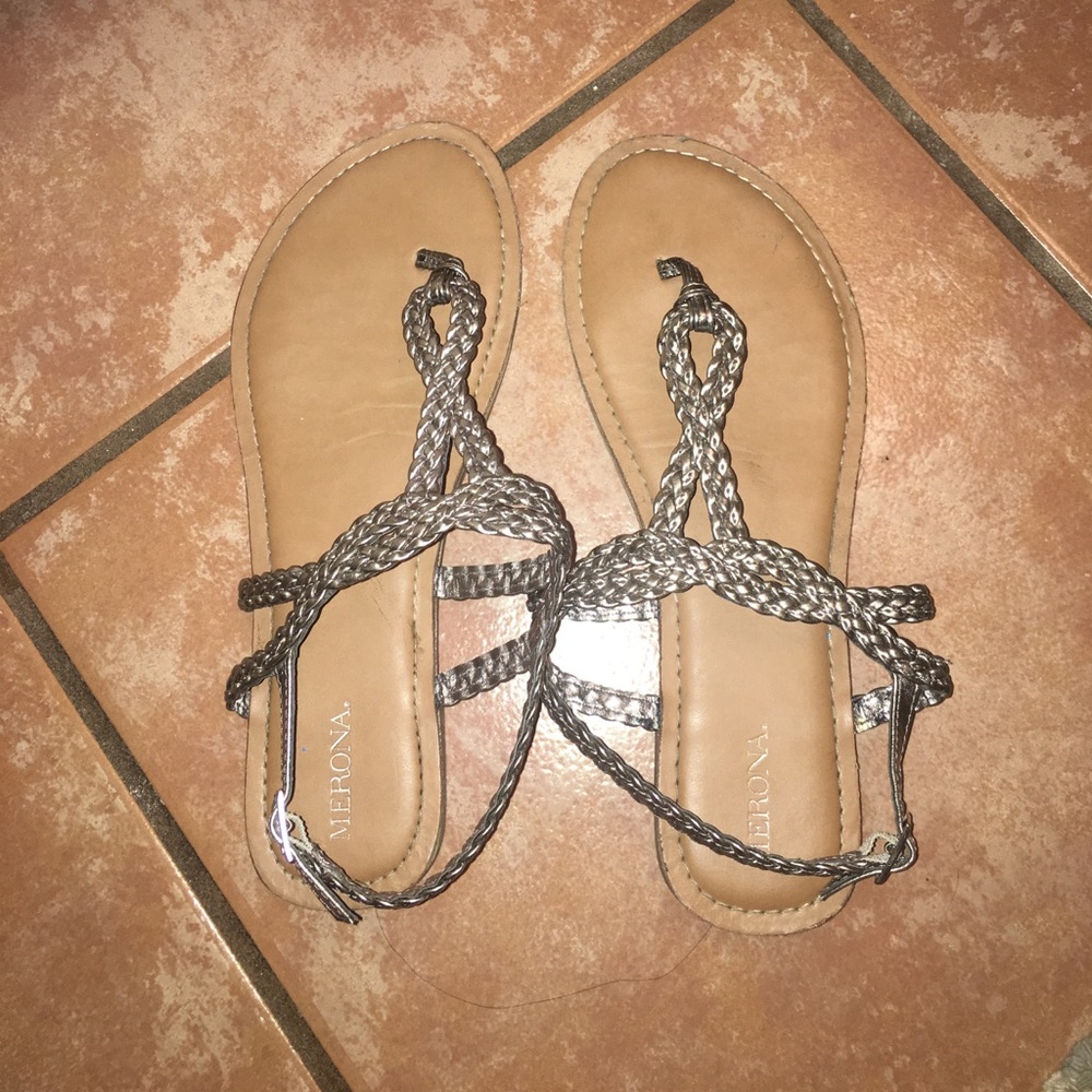 Women's woven sandals 7.5