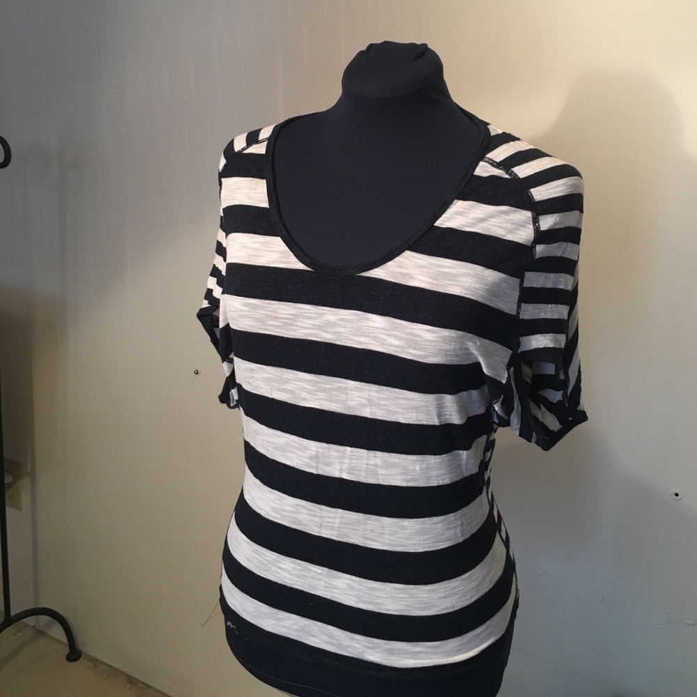 Three Dots top