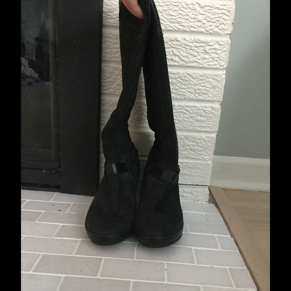 Clarks heeled suede and leather boots