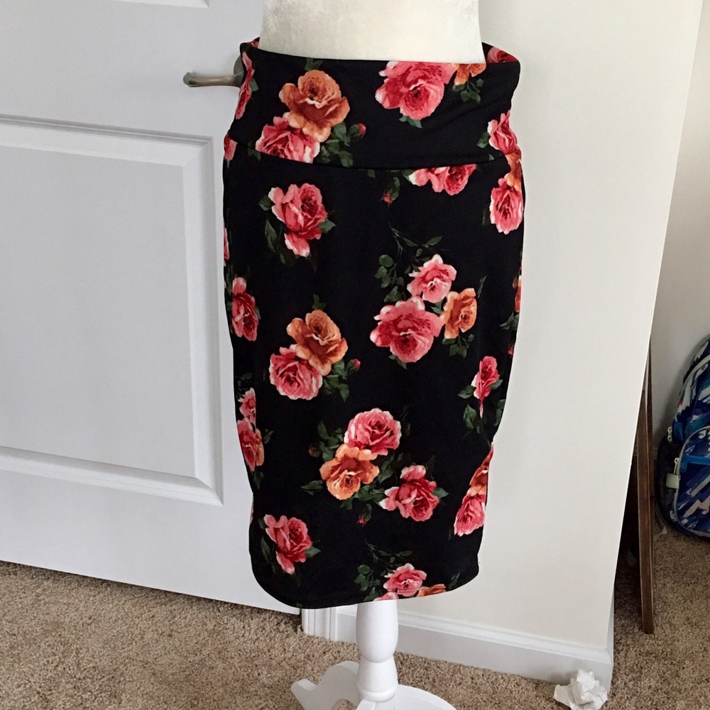 LuLaRoe Cassie skirt