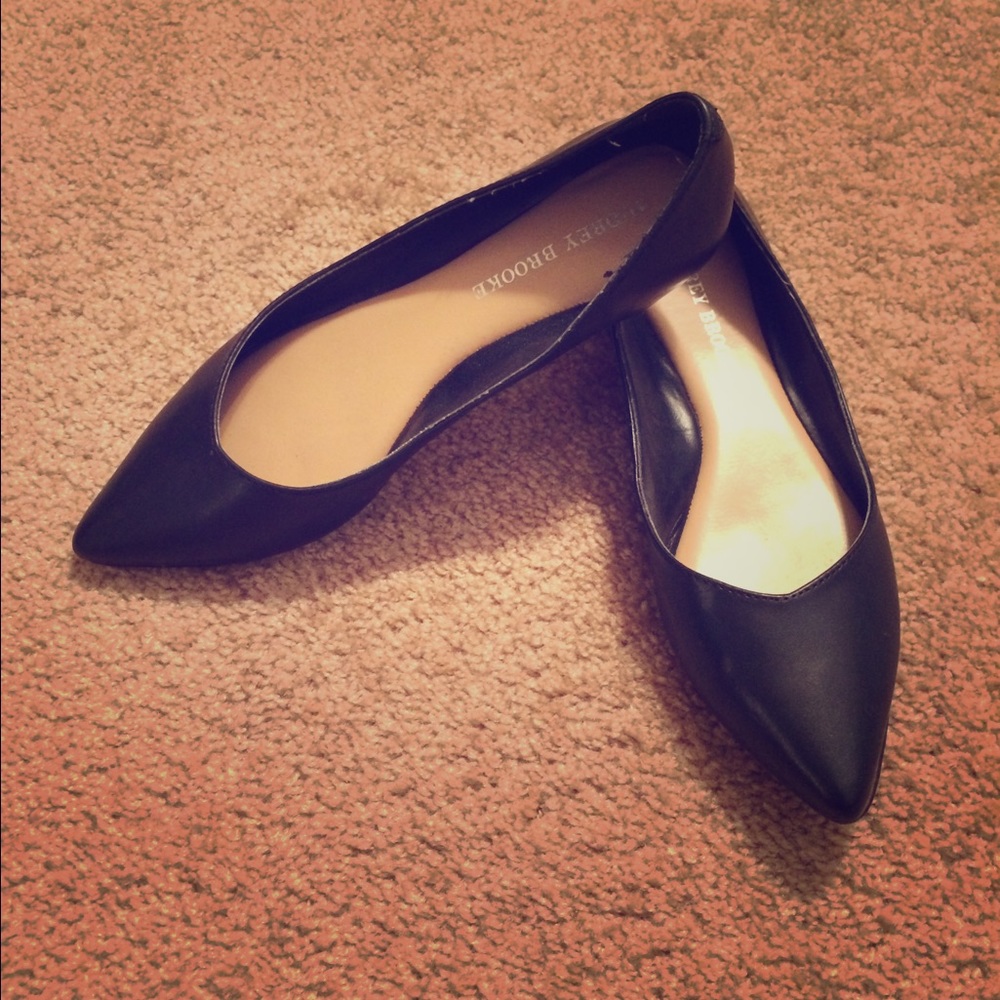 💕HP💕 Flash Sale Audrey Brooke Nora Leather Flats