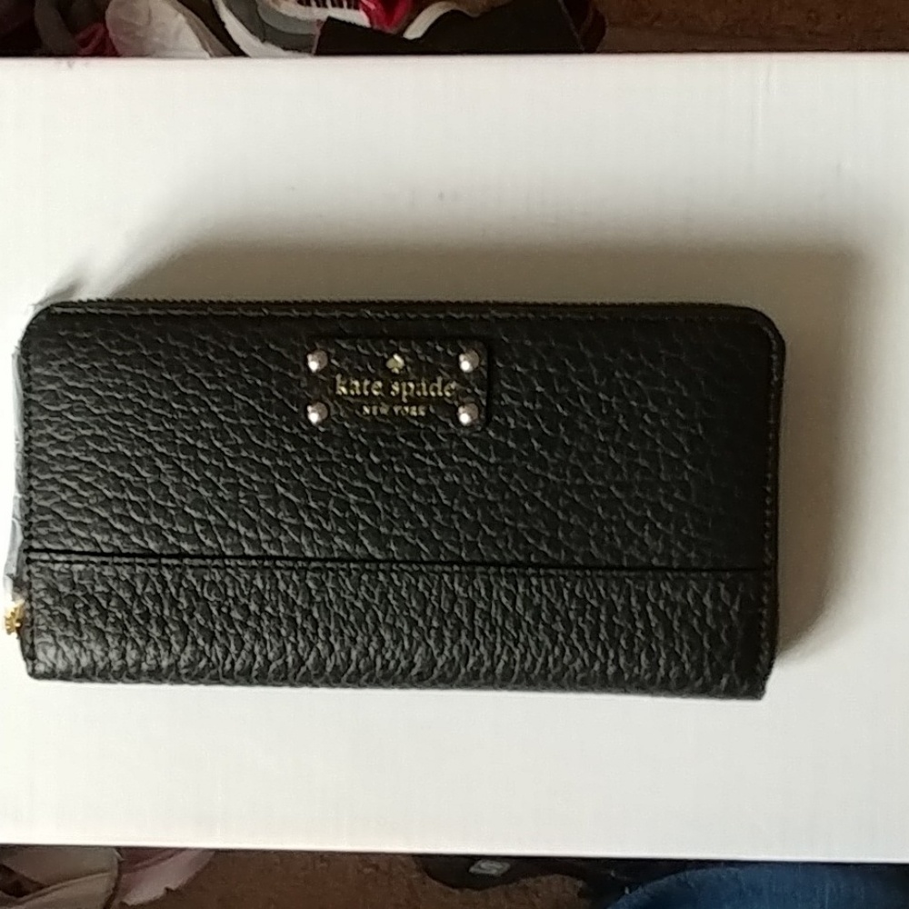 Kate Spade Bay Street Neda wallet