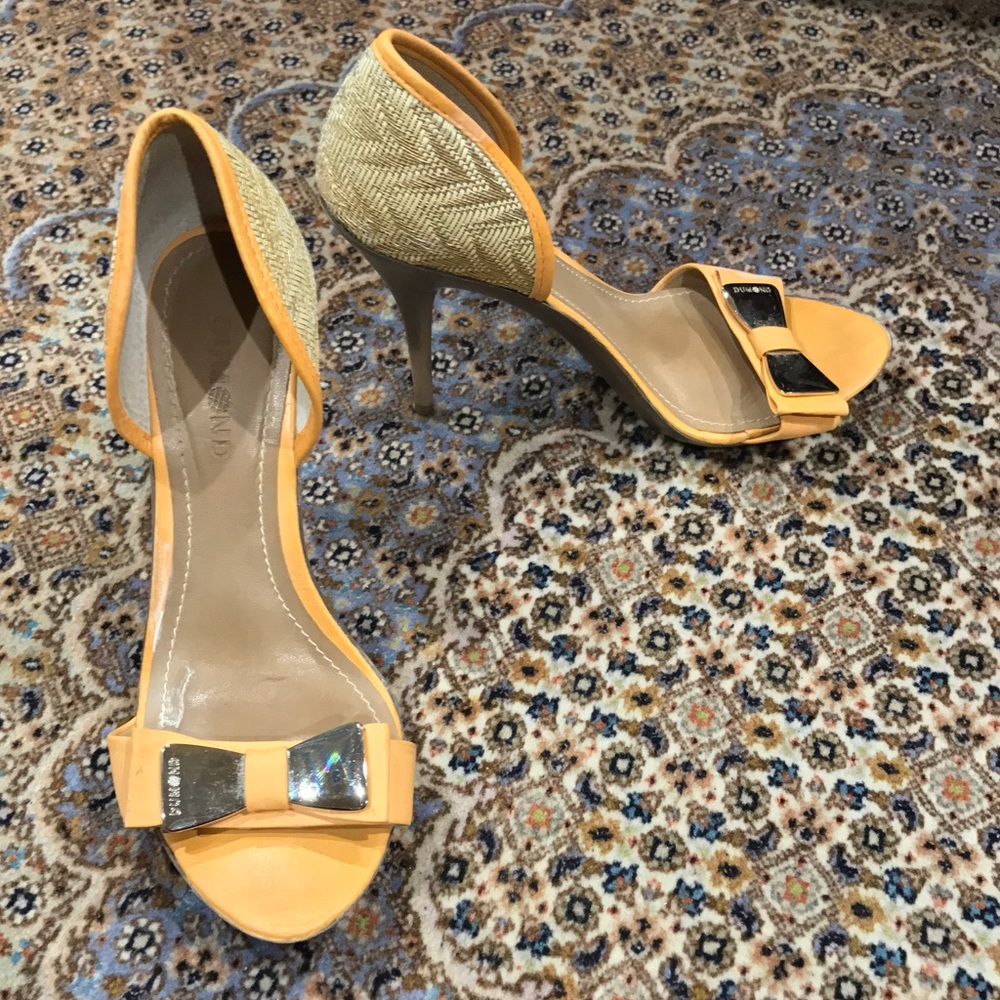 Super CUTE Yellow Wicker Bow Heels