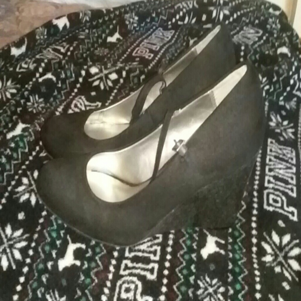 Black with Sparkly Wedges