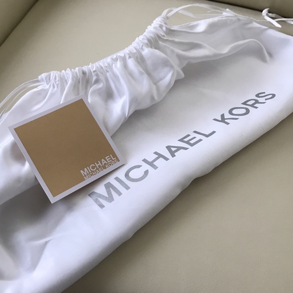 Michael Kors Salmon Purse - Picture 4 of 4