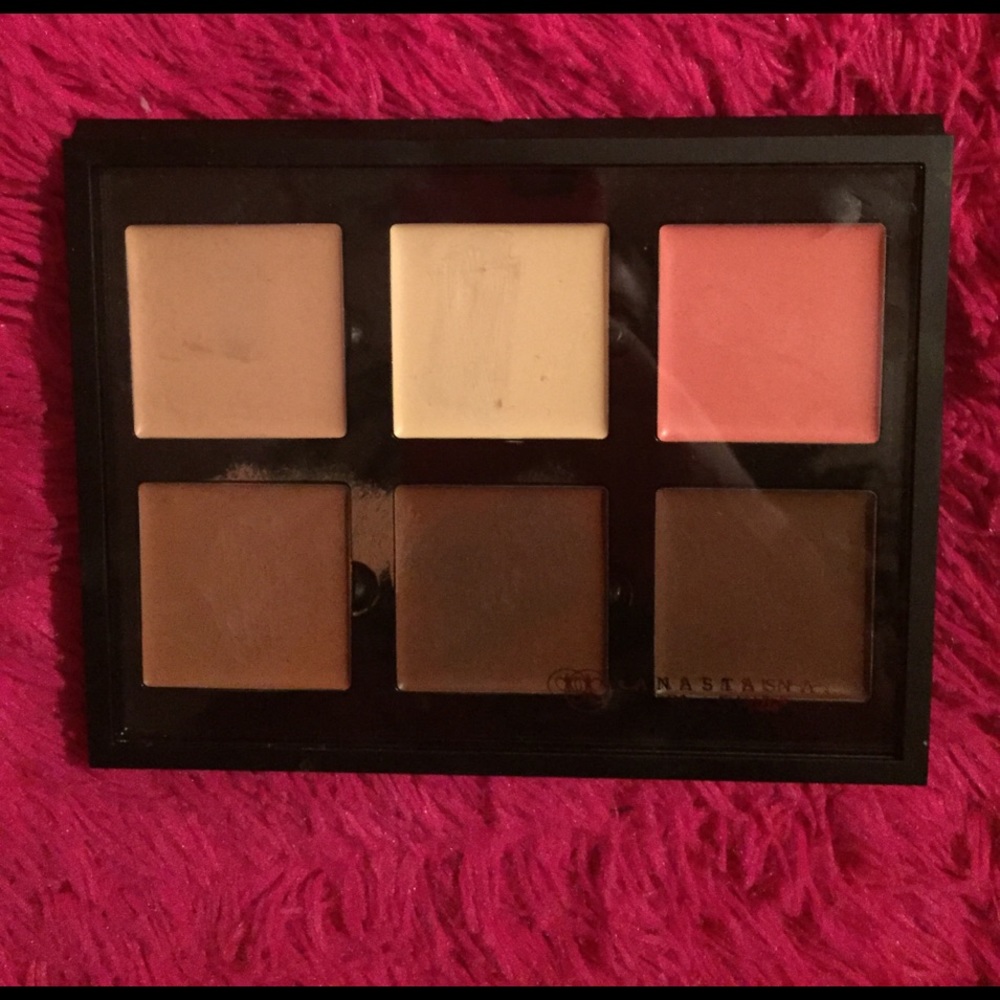 Anastasia Beverly Hills contour kit