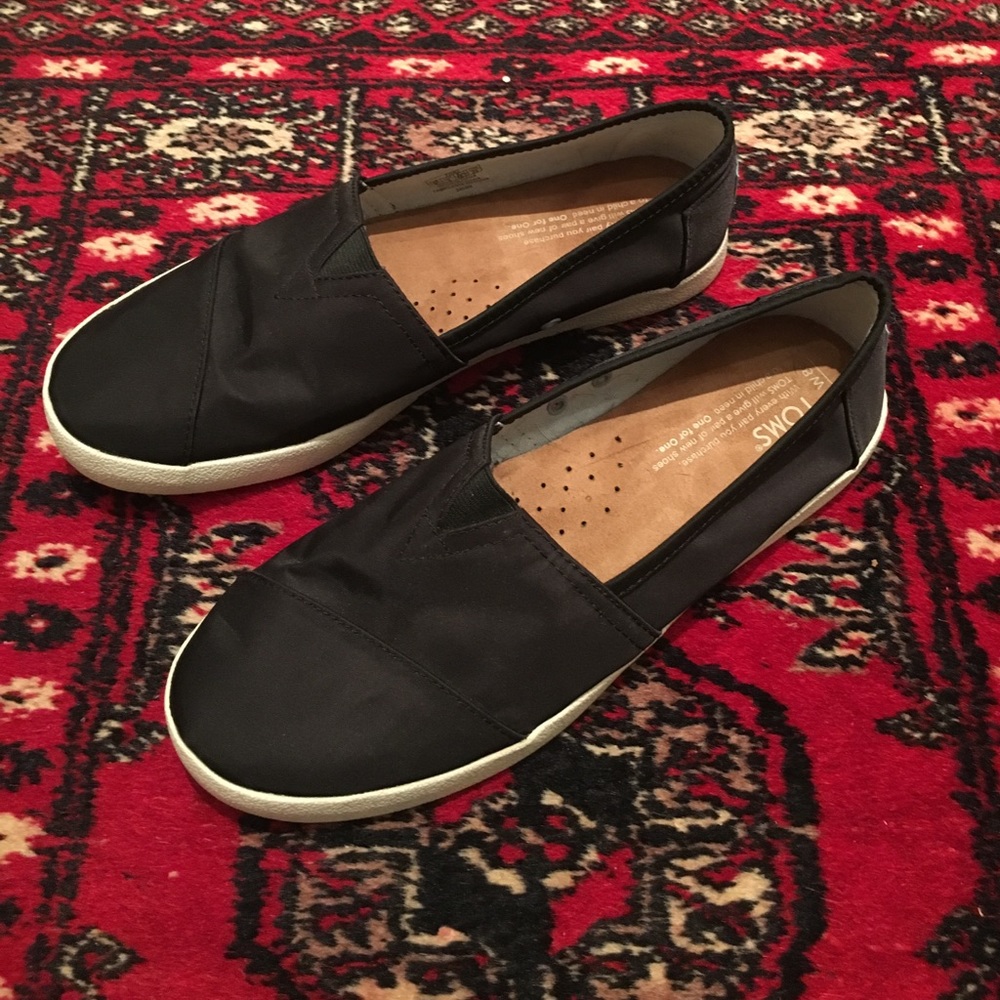 Worn once! TOMS Size 8 Black Avalon Slip-ons
