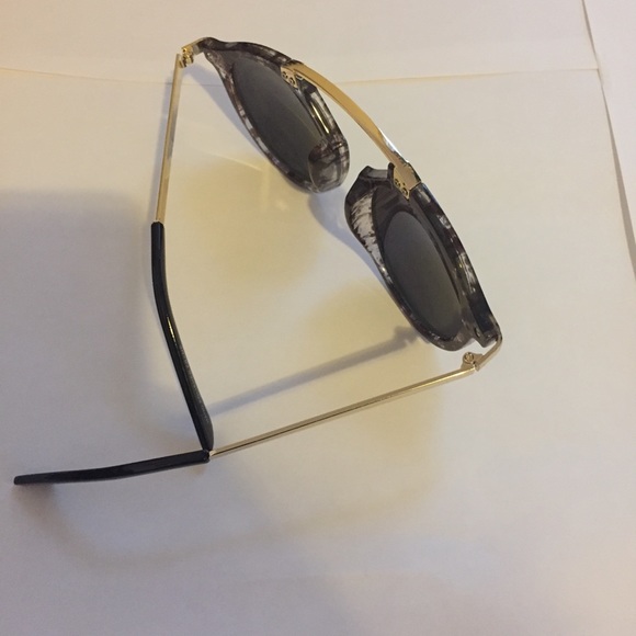 Sunglasses - Picture 4 of 4