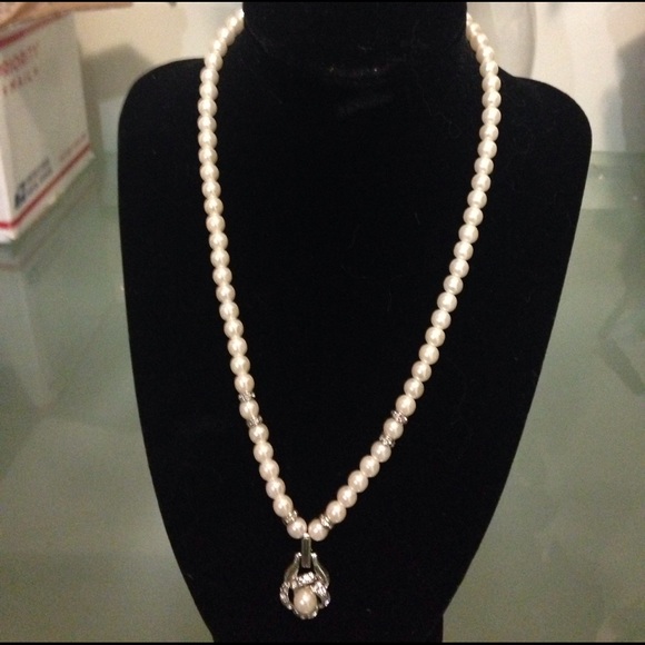 Jewelry - 🌹 sale Vintage pearl necklace