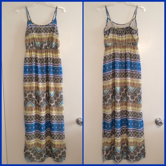 Old Navy Dresses & Skirts - Old Navy Chiffon Aztec Maxi Dress