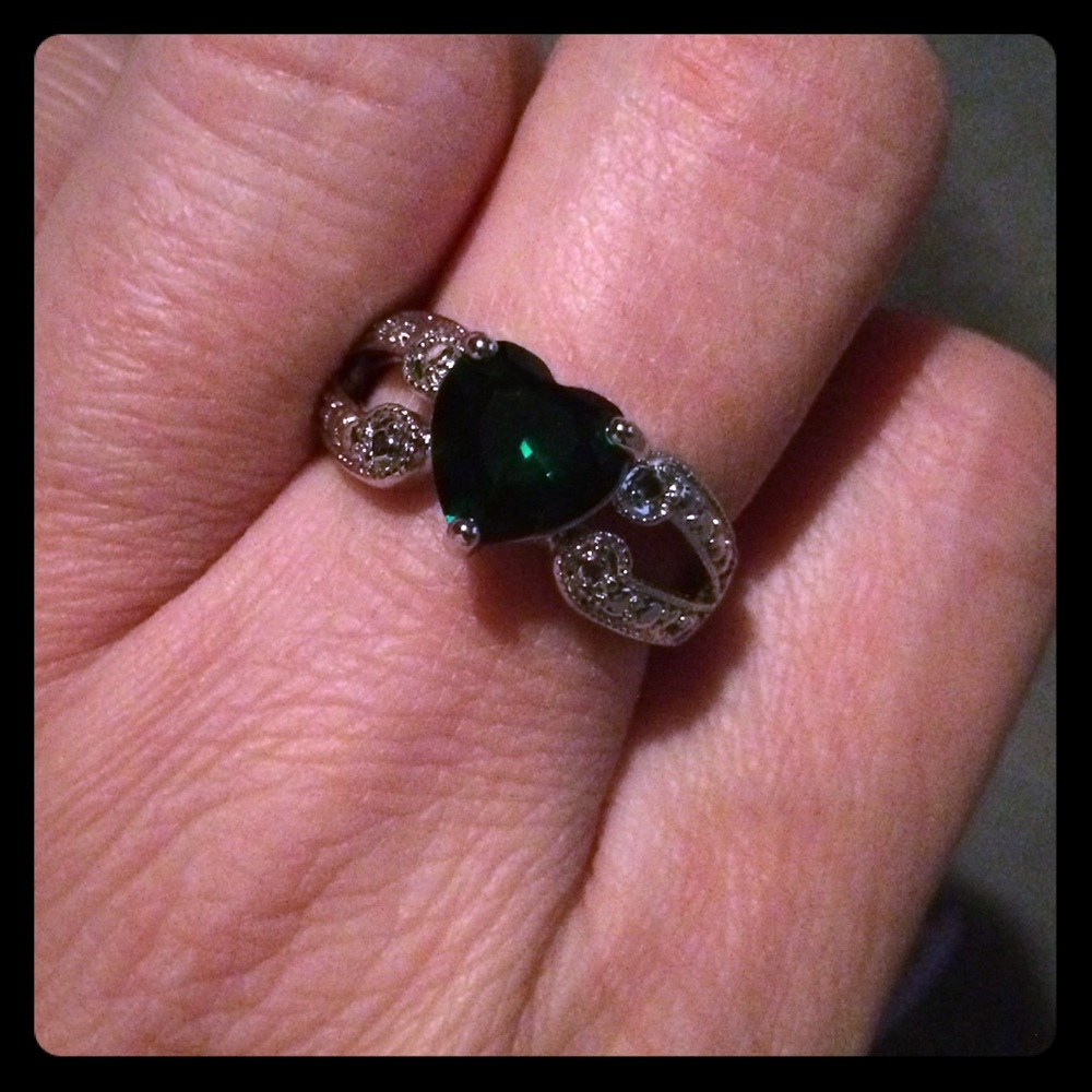 Dark green stone ring