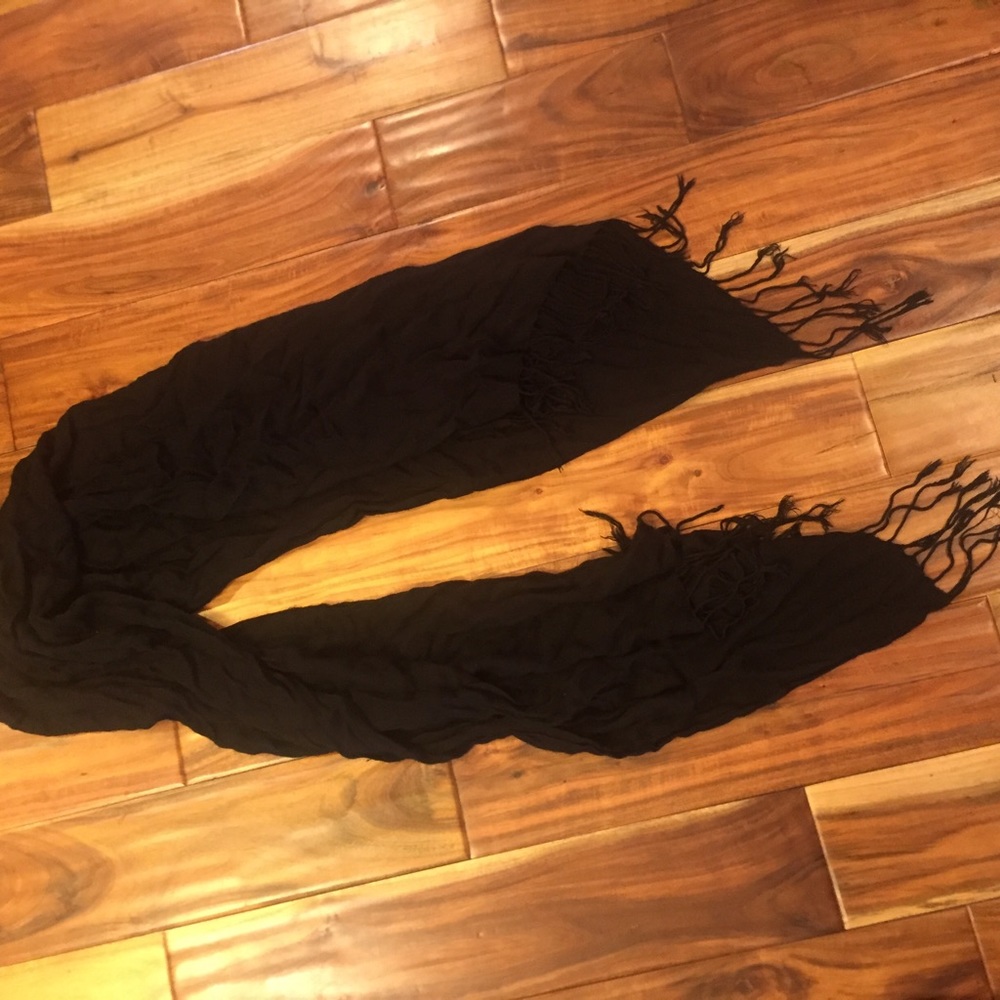 3 Scarves with fringe