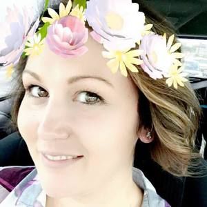 Meet your Posher, Donielle