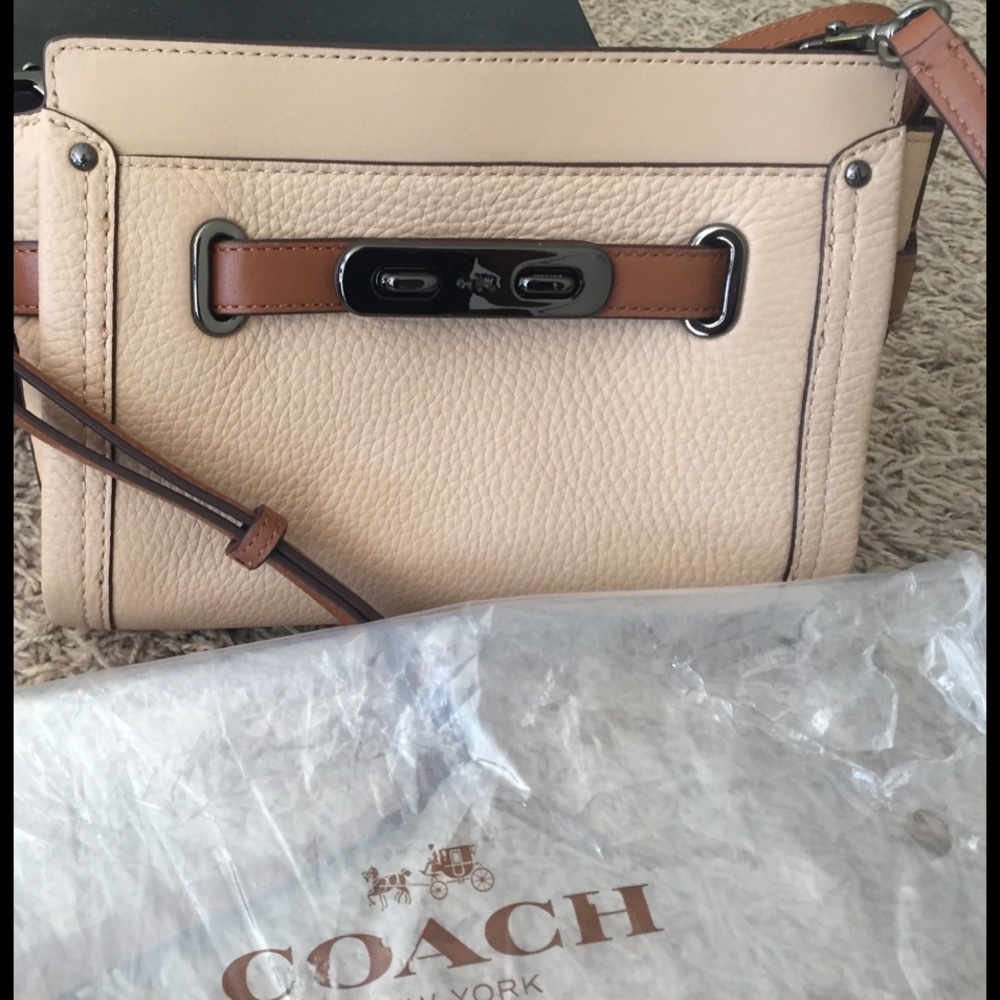 COACH Swagger bag