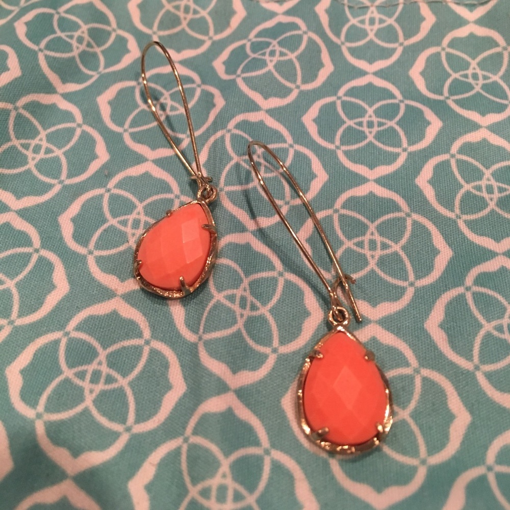 Kendra Scott Dee earrings