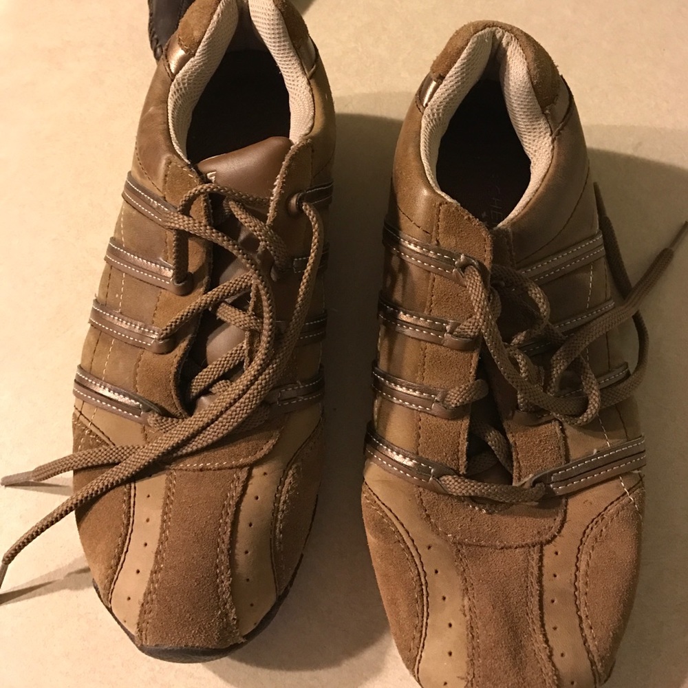 Skechers shoes