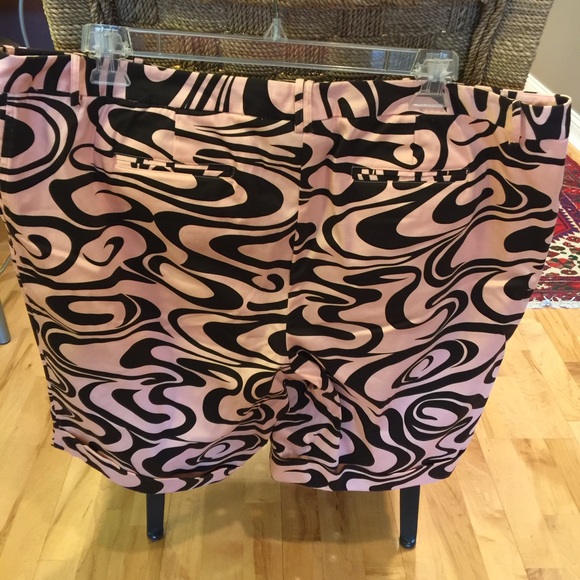 Cuffed Shorts Peach/Brown Plus Size - Picture 3 of 3