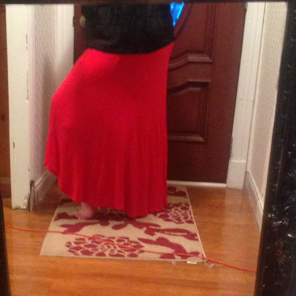 Hi/Lo coral Skirt NWOT