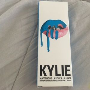 Kylie Cosmetics Matte Liquid Lipstick & Lip Liner