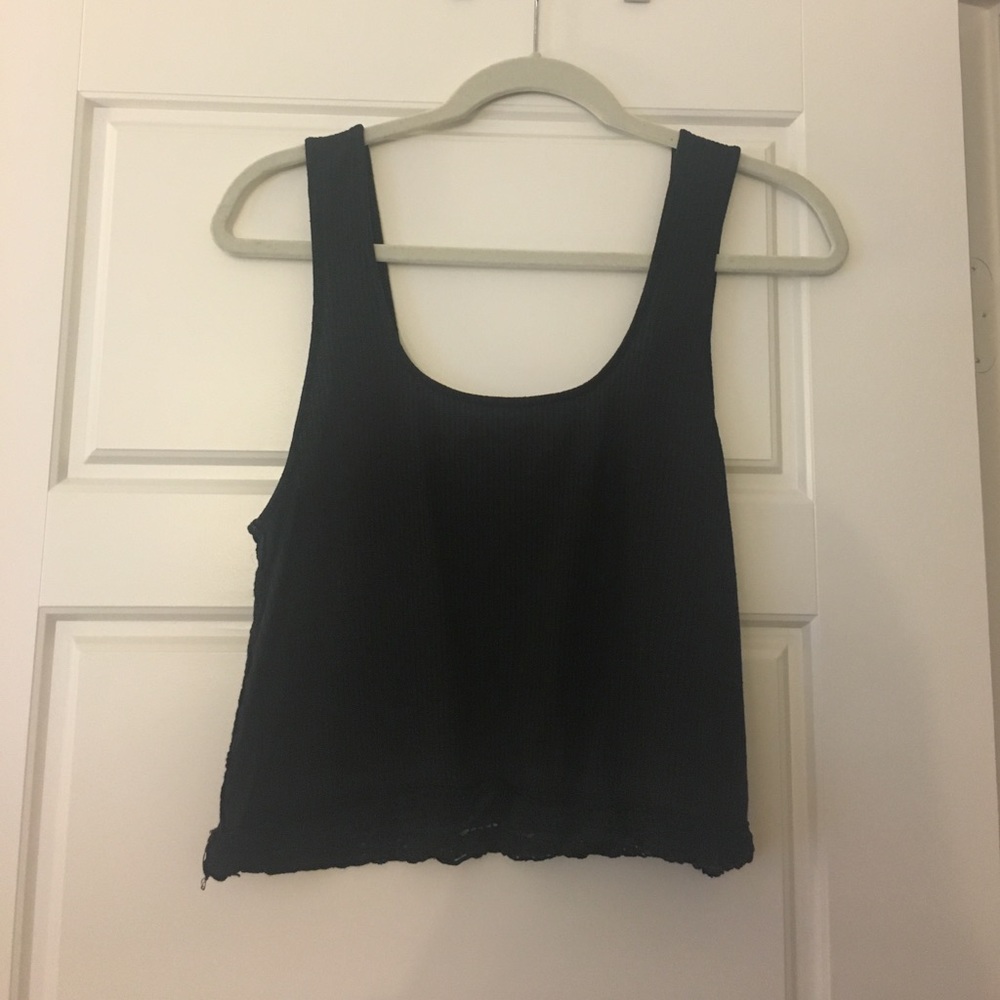 Black loose crop top
