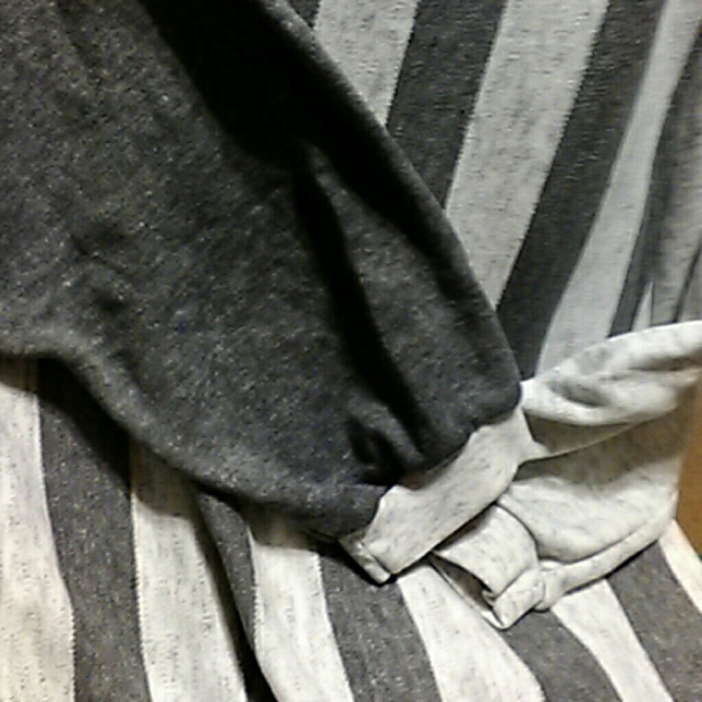 Sweatshirt - Picture 2 of 3