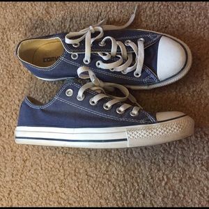 Navy blue converse Size Women's 8, Men's 6