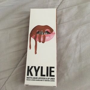 Kylie Cosmetics Matte Liquid Lipstick & Lip Liner