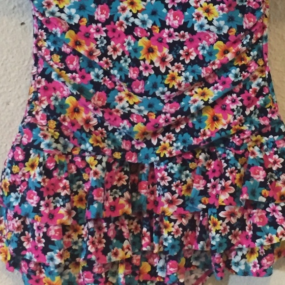 Swim wear - Picture 2 of 2