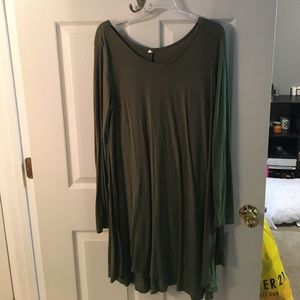 Green long sleeved dress