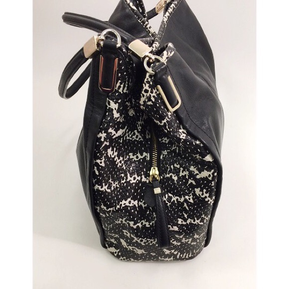 Authentic Coach Python "Madison Phoebe" Satchel - Picture 3 of 4