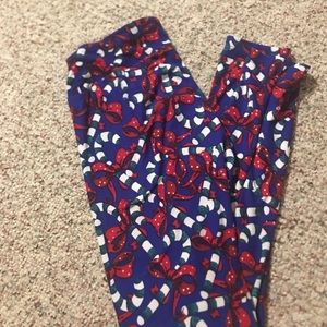 LulaRoe Candy Cane OS leggings