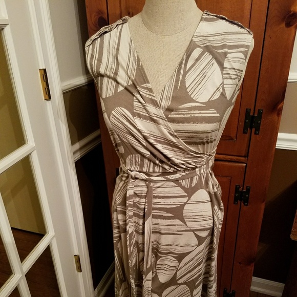 Banana Republic Dresses & Skirts - Banana Republic Women's V-Neck Wrap Dress