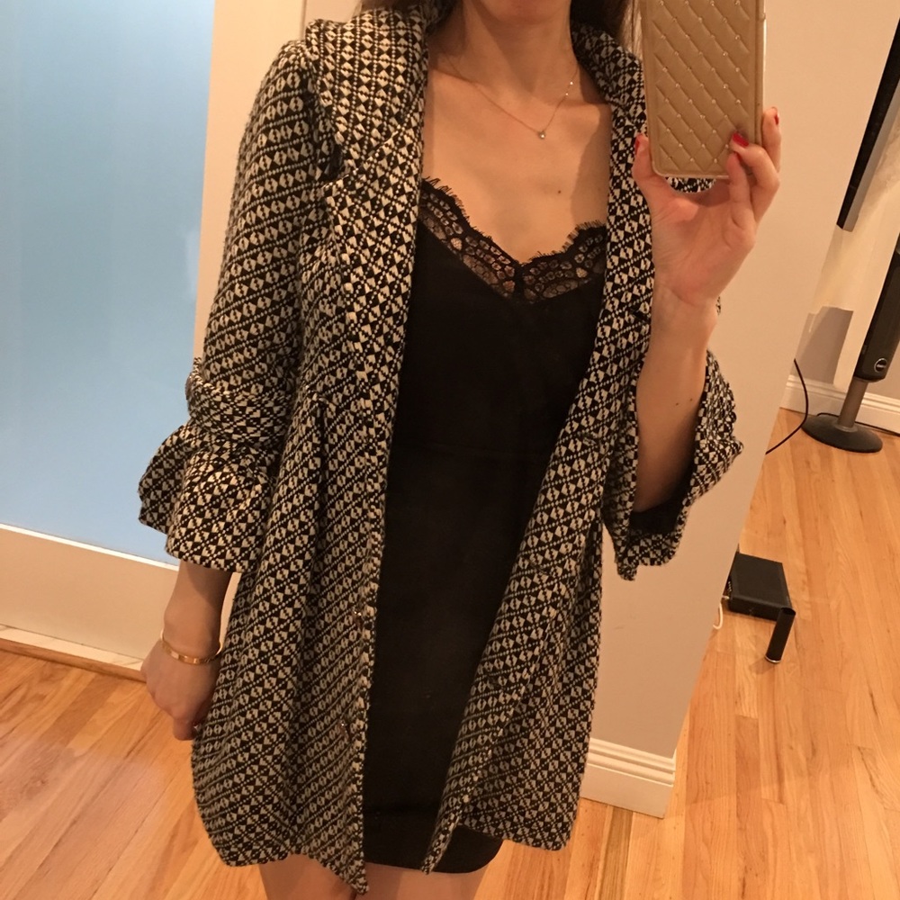Gorgeous 3/4 sleeve tweed jacket coat black white