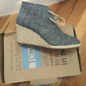 Tom's women's boots