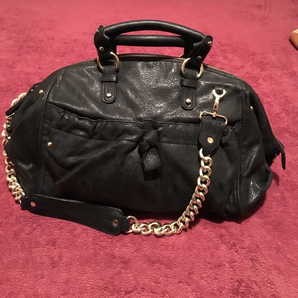 Steve Madden shoulder bag.