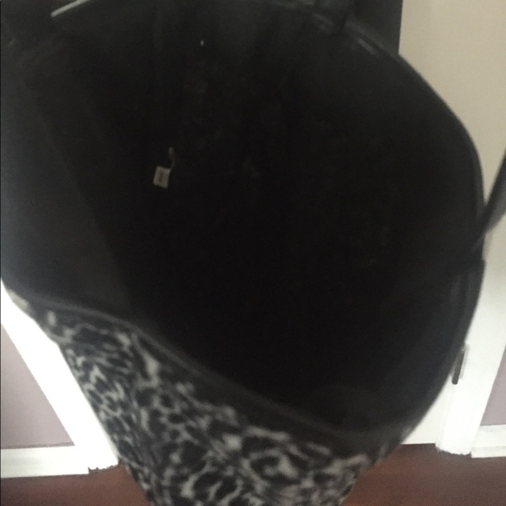 Hand Bag - Picture 7 of 7