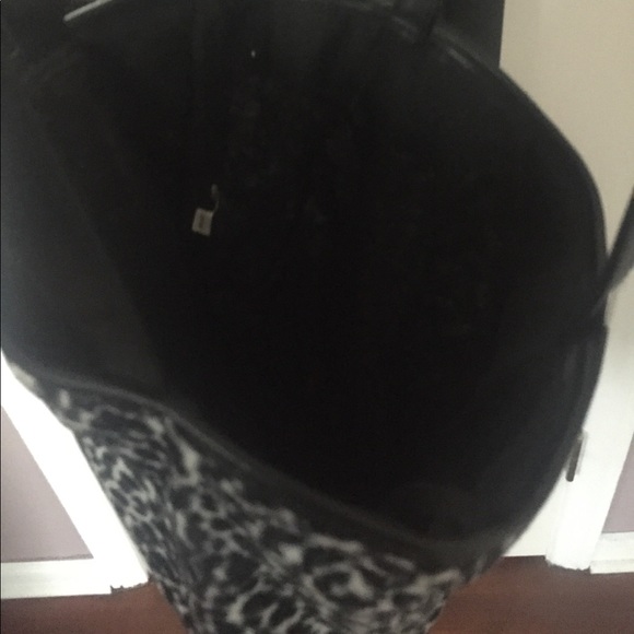 Hand Bag - Picture 7 of 7