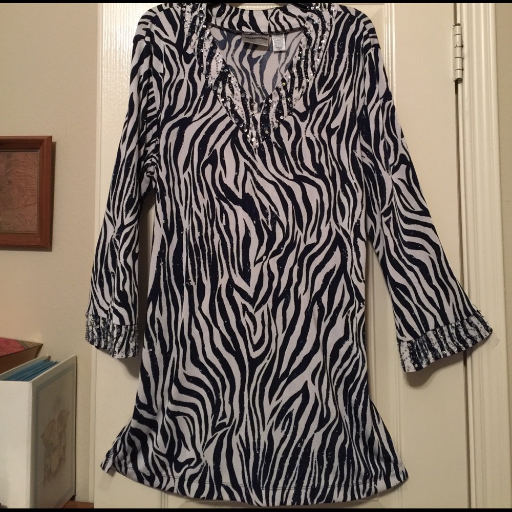 Chicos navy & white tunic.