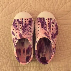 Native toddler girl rubber slip on shoes sz 7