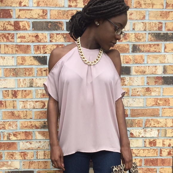 🎉HP🎉💥SALE💥NWT Cold Shoulder Blush/Mauve Top - Picture 5 of 6