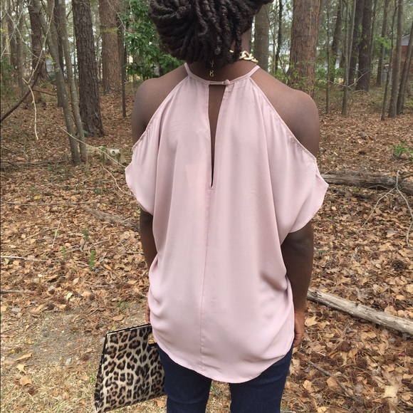 🎉HP🎉💥SALE💥NWT Cold Shoulder Blush/Mauve Top - Picture 6 of 6